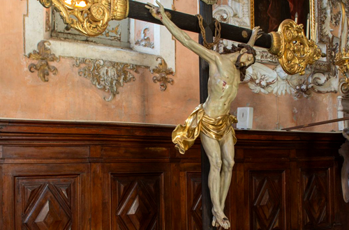 Lerici, Oratorio dei Santi Antonio e Rocco - Crocifisso processionale, bottega del Maragliano, secolo XVIII