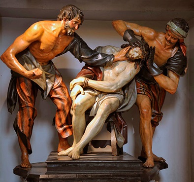 Chiesa di Santa Lucia - Il bacio di Giuda, Giuseppe Runggaldier, 1926-29, Cassa lignea scolpita e dipinta